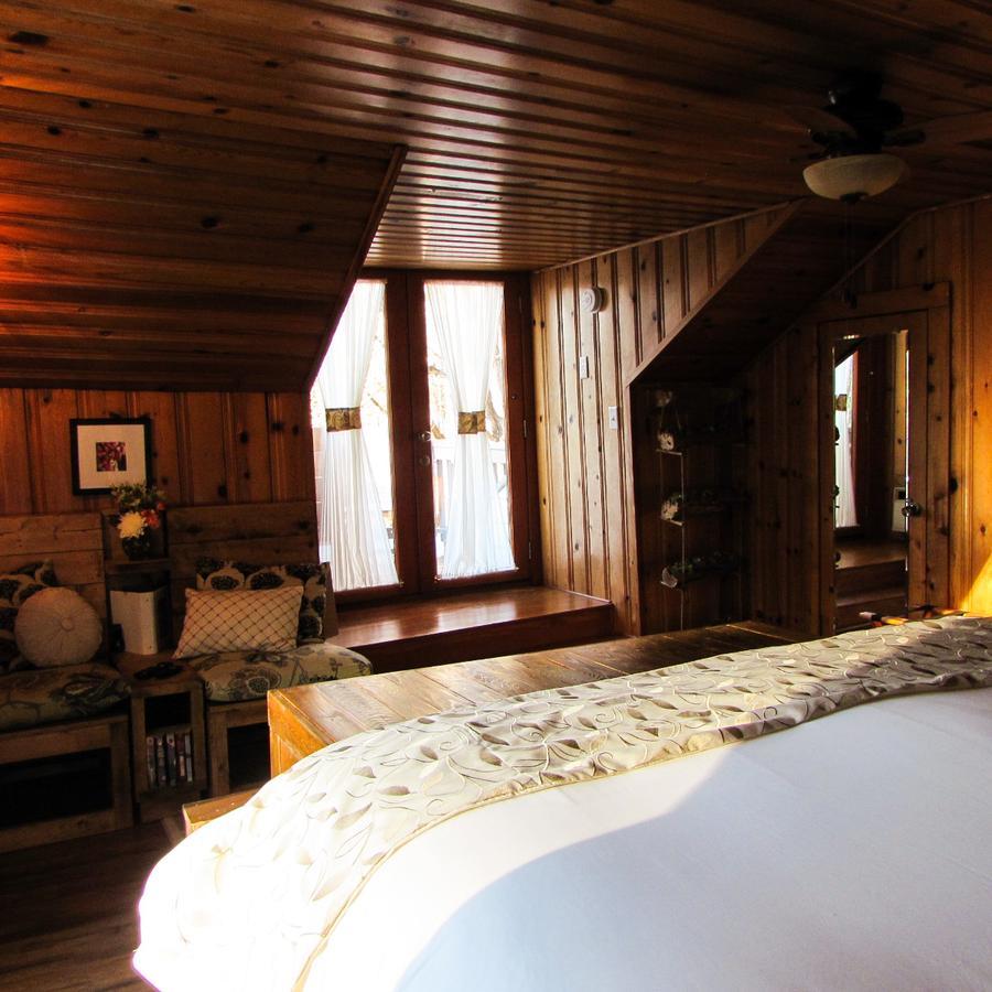 Red Leaf River Inn Уейнсвил Екстериор снимка