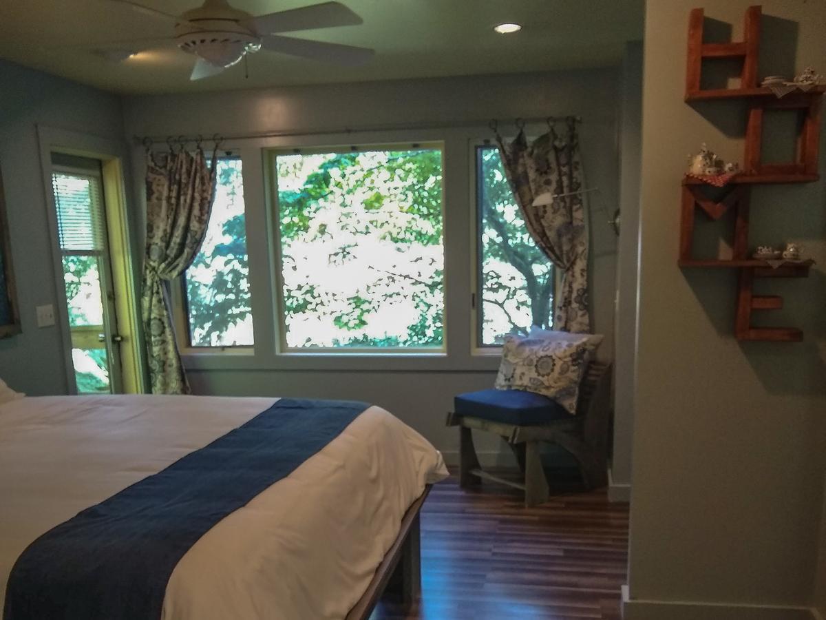 Red Leaf River Inn Уейнсвил Екстериор снимка
